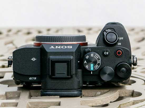 Canon EOS R6 Mark II vs Sony A7 IV - Head to Head Comparison