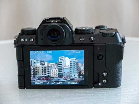 Fujifilm X-M5 vs X-S20 - Which is Better?
