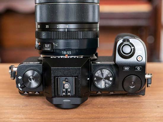 Fujifilm X-S10 vs X-T4 - Head to Head Comparison