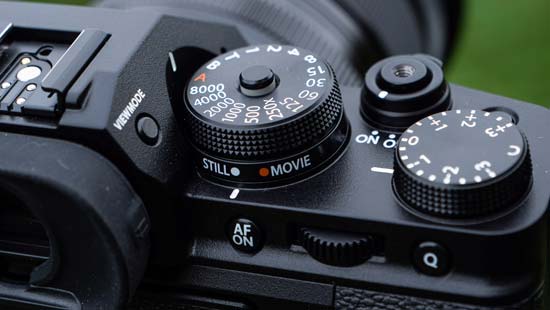 Fujifilm X-S10 vs X-T4 - Head to Head Comparison