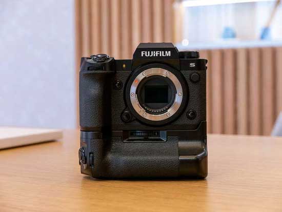 Fujifilm X-T5 vs X-H2S - Head to Head Comparison