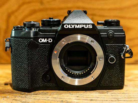 OM System OM-5 vs E-M5 III - Head to Head Comparison