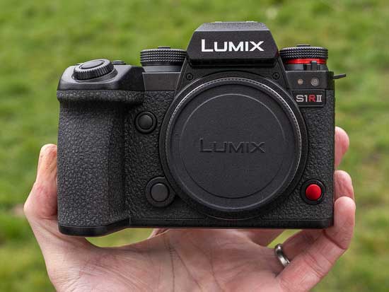 Panasonic Lumix S1R II vs Panasonic Lumix S1 II - Which is Better?
