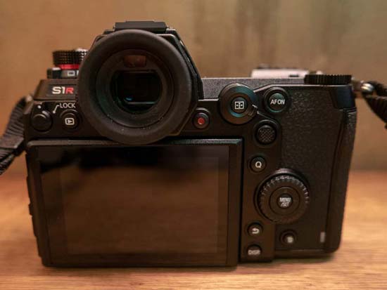 Panasonic Lumix S1R II vs Panasonic Lumix S1R - Which is Better?