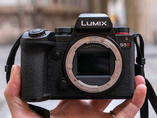 Panasonic Lumix S5II vs S5 - Head to Head Comparison