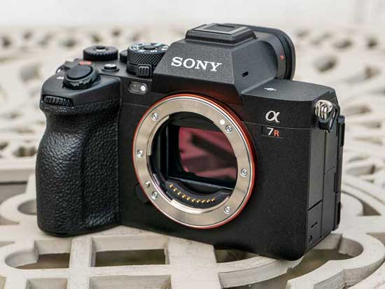 Sony A7R V vs Canon EOS R5 - Head to Head Comparison