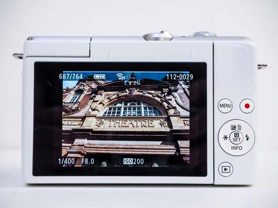 Canon EOS M200