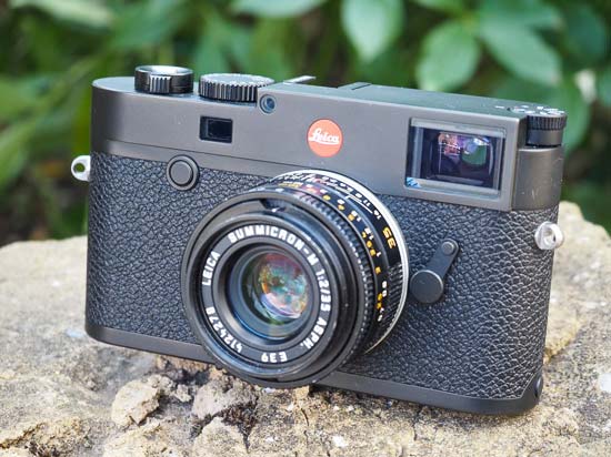 Hands-On Review: The High-Resolution Leica M10-R