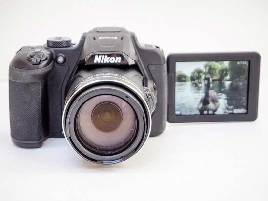 Nikon Coolpix B700