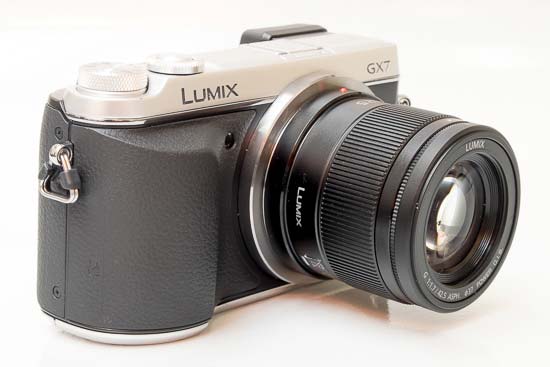 Panasonic LUMIX G 42.5mm f/1.7 ASPH. POWER O.I.S.
